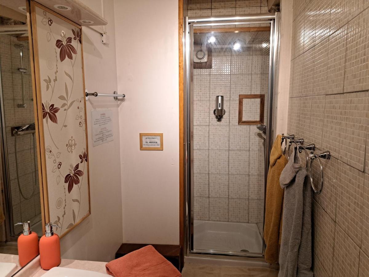 Gite De La Tour De Loire - 65 M2 Au Pied D'Une Tour De Gue Du 17Eme Siecle Mer Exteriör bild