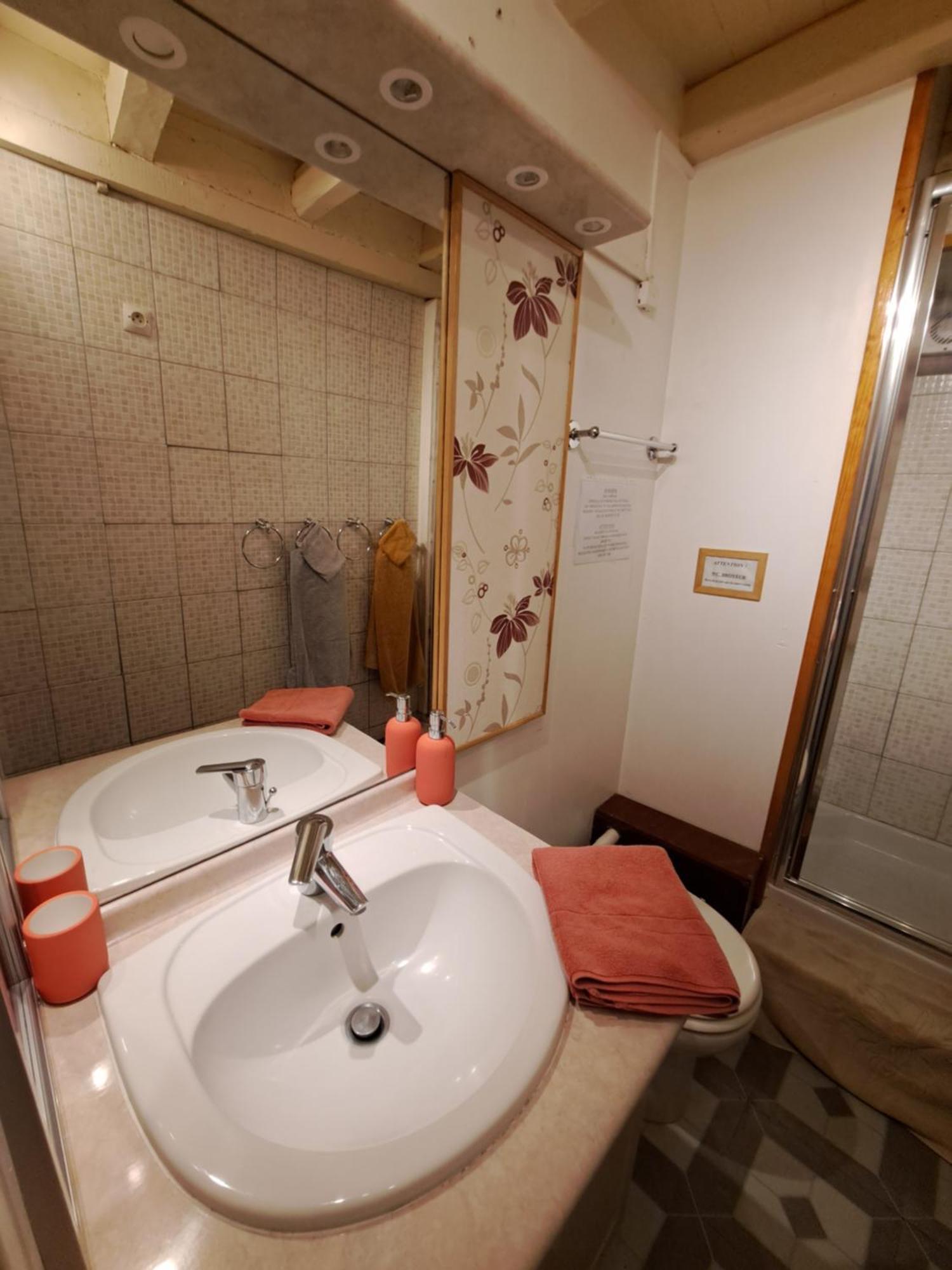 Gite De La Tour De Loire - 65 M2 Au Pied D'Une Tour De Gue Du 17Eme Siecle Mer Exteriör bild
