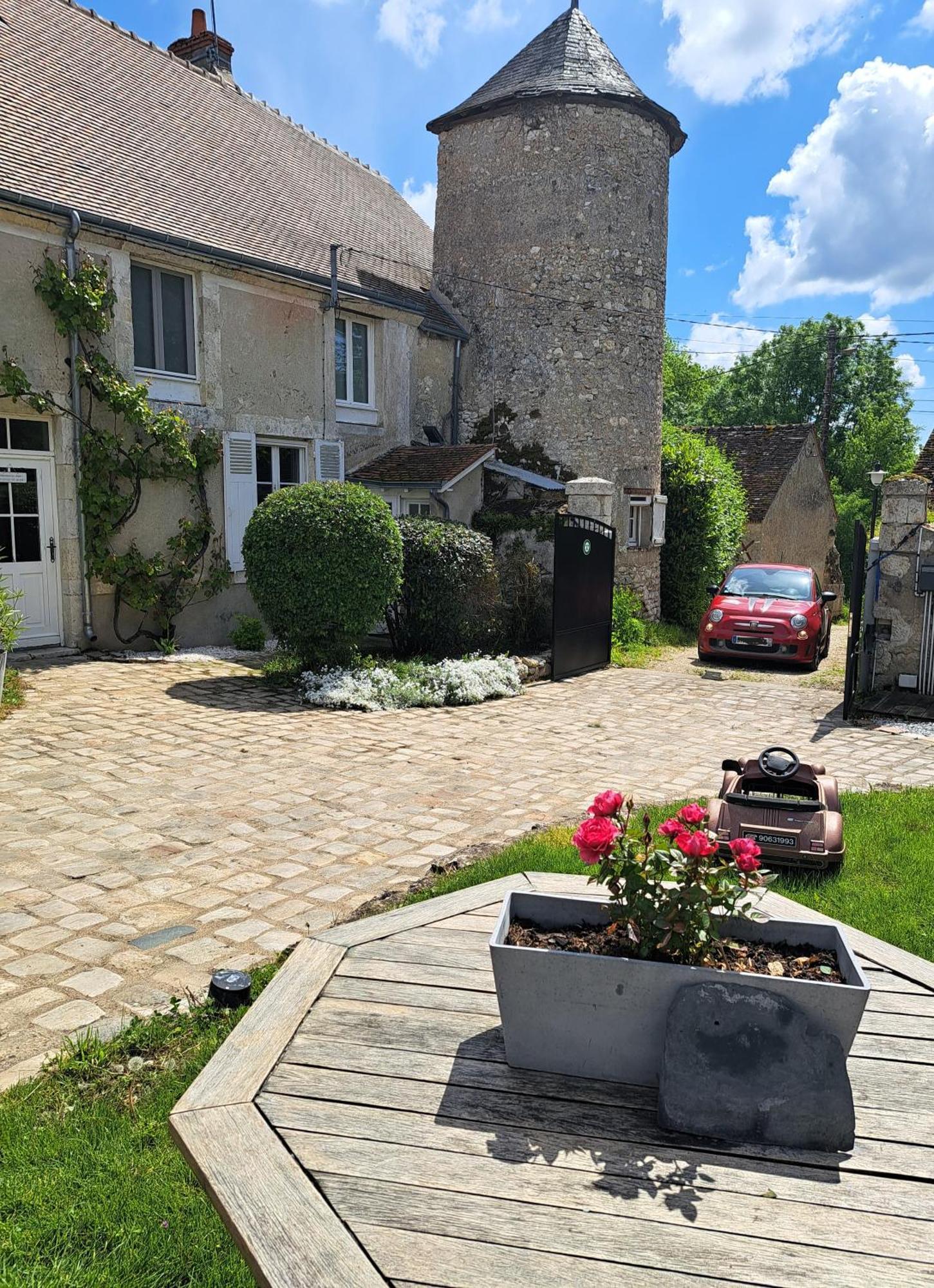 Gite De La Tour De Loire - 65 M2 Au Pied D'Une Tour De Gue Du 17Eme Siecle Mer Exteriör bild